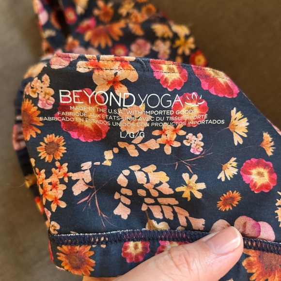Beyond Yoga Floral Set - Picture 5 of 6